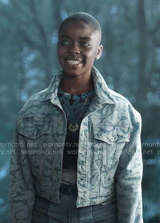 Bianca's printed denim jacket and two-tone jeans on Wednesday