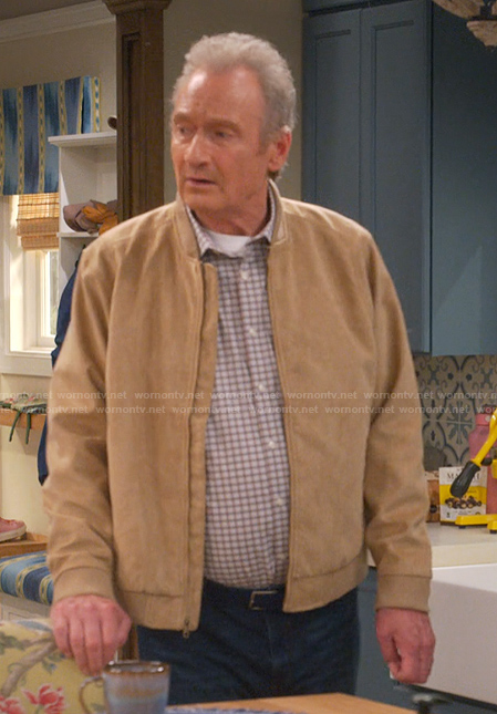 Bill's beige suede jacket on Leanne
