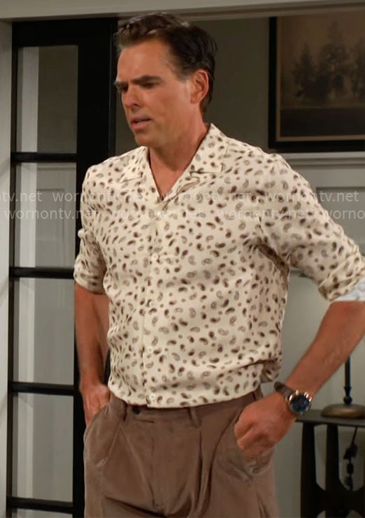 Billy's cream paisley print shirt on The Young and the Restless