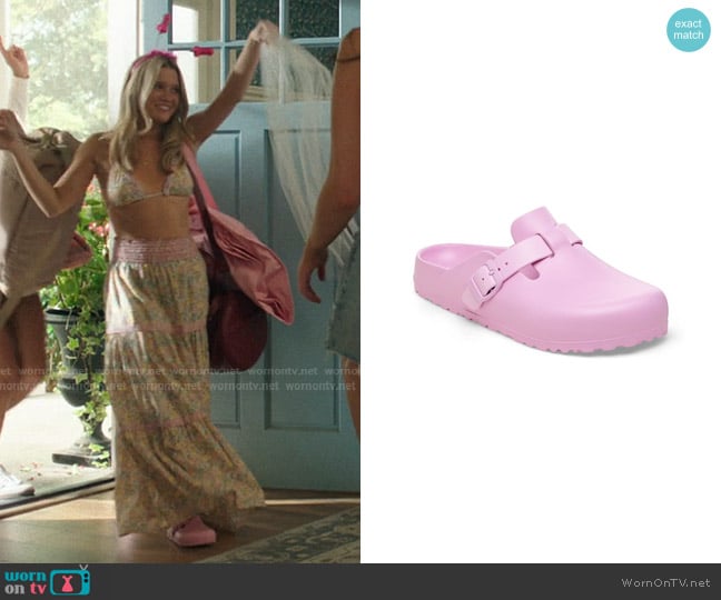 Birkenstock Boston Clog in Fondant Pink worn by Taylor Jewel (Rain Spencer) on The Summer I Turned Pretty