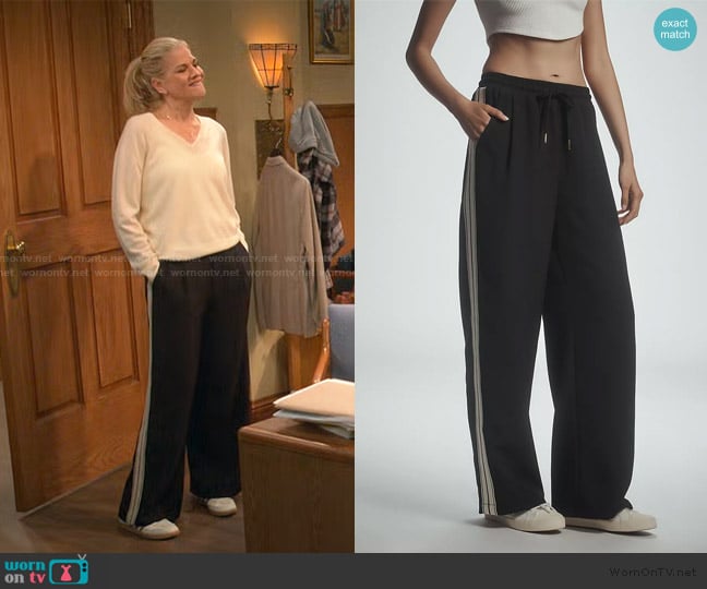 Bishop + Young Ford Pull-On Pant worn by Carol (Kristen Johnston) on Leanne