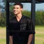 Skylar’s black v-neck tee on My Life with the Walter Boys