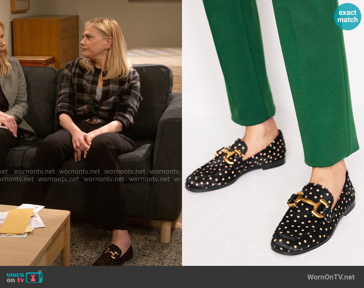 Boden Iris Snaffle Loafers in Black Camel Spot worn by Carol (Kristen Johnston) on Leanne