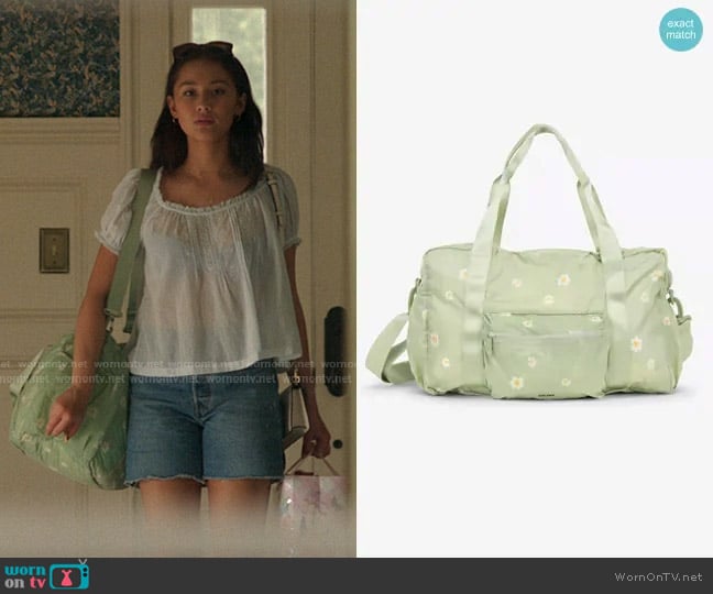 Calpak Compakt Duffel Bag in Daisy worn by Belly Conklin (Lola Tung) on The Summer I Turned Pretty