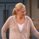 Carol’s beige zip hoodie on Leanne