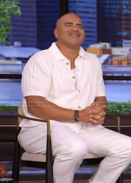 Christopher Jackson's white cable knit shirt on Live with Kelly and Mark