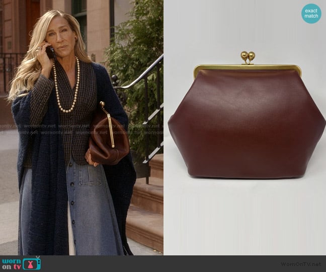 Coach Kisslock Frame Bag worn by Carrie Bradshaw (Sarah Jessica Parker) on And Just Like That