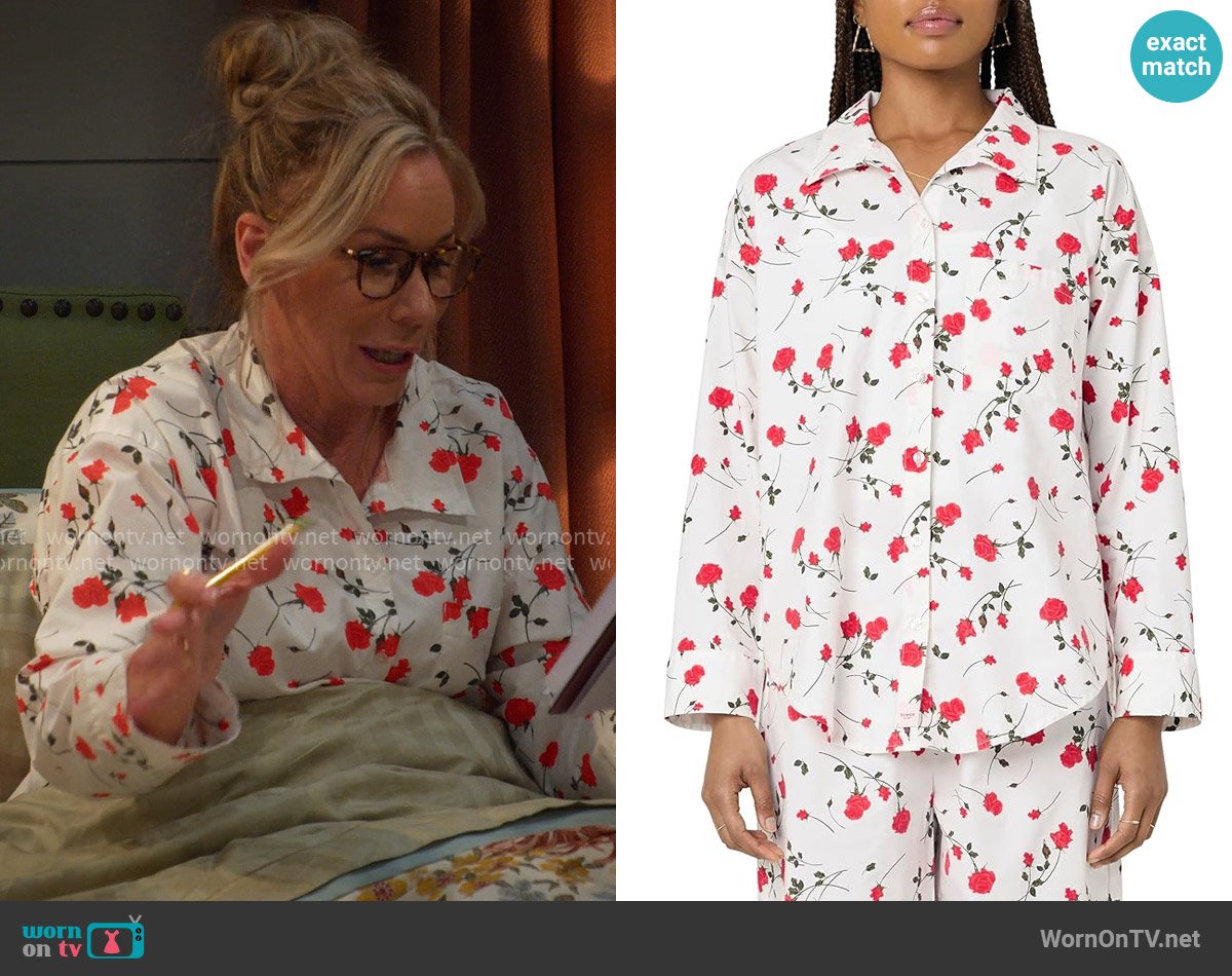Florence by Mills Couch Date Sleep Shirt in Rose Print Jet worn by Leanne Murphy (Leanne Morgan) on Leanne