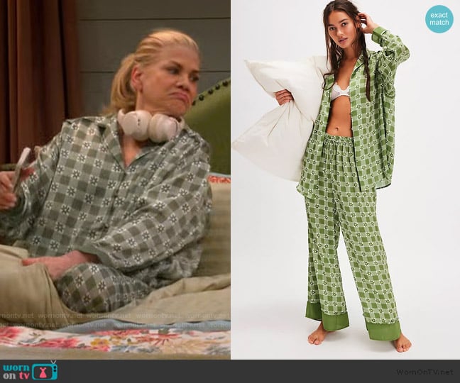 Free People Dreamy Days Pajama Set worn by Carol (Kristen Johnston) on Leanne
