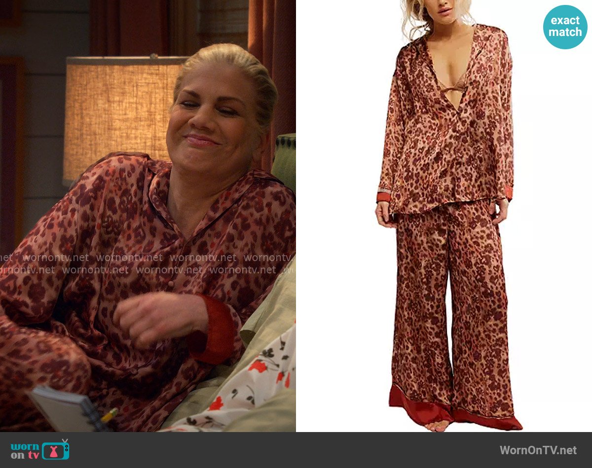 Free People Dreamy Days Pajama Set in Dreamy Leopard Combo worn by Carol (Kristen Johnston) on Leanne