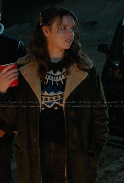 Grace's black sweater on My Life with the Walter Boys