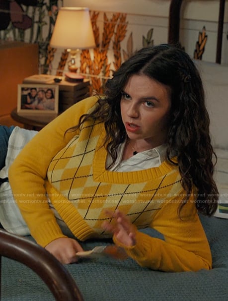 Grace's yellow argyle cropped sweater on My Life with the Walter Boys