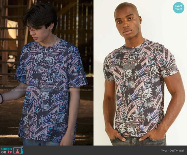 Guess Eco Collage Crewneck Tee in Black worn by Isaac Garcia (Isaac Arellanes) on My Life with the Walter Boys