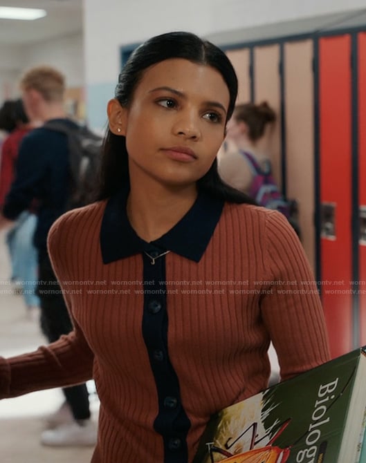 Jackie's brown contrast cardigan on My Life with the Walter Boys