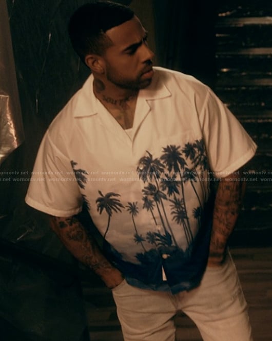 Jamal's palm print shirt on The Chi