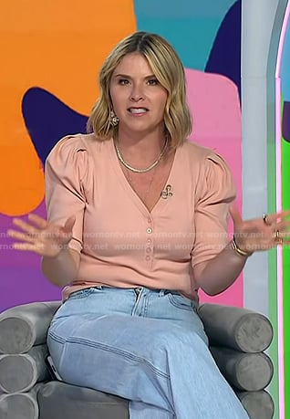 Jenna’s pink puff sleeve top on Today