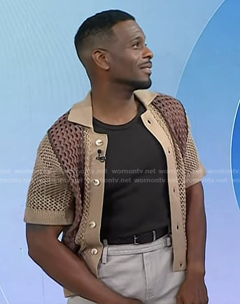 Kel Mitchell's brown and beige crochet shirt on Today