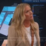 Leanne’s beige blazer on Leanne