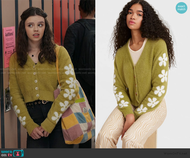 Levis Audrey Cozy Cardigan worn by Grace (Ellie O’Brien) on My Life with the Walter Boys