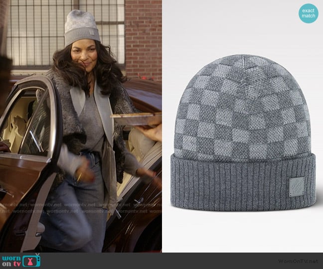 Seema’s gray checkered beanie on And Just Like That