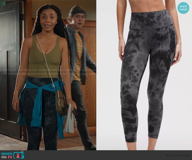 Lululemon Align Leggings worn by Haley Young (Zoë Soul) on My Life with the Walter Boys