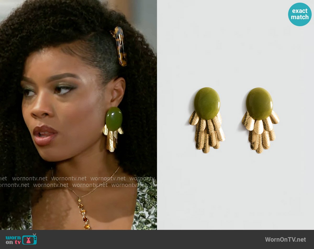 Mango Circular waterfall-design earrings worn by Eva Thomas (Ambyr Michelle) on Beyond the Gates