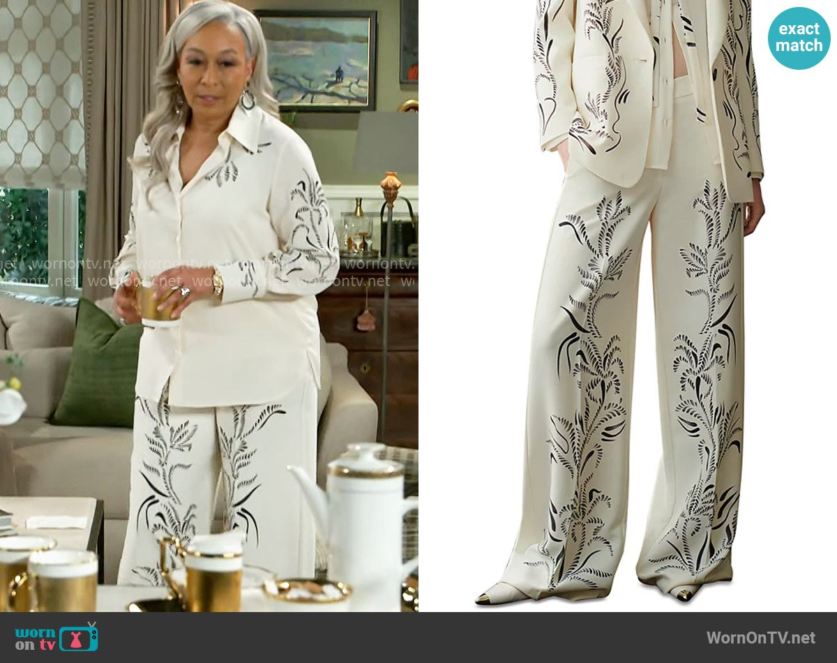 Marella Art.365 Pesco Printed Pants worn by Anita Dupree (Tamara Tunie) on Beyond the Gates