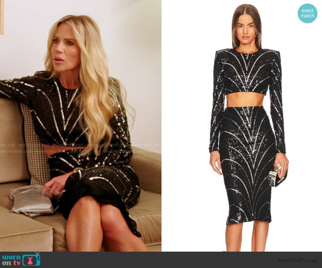 Jennifer’s black embellished skirt on RHOC