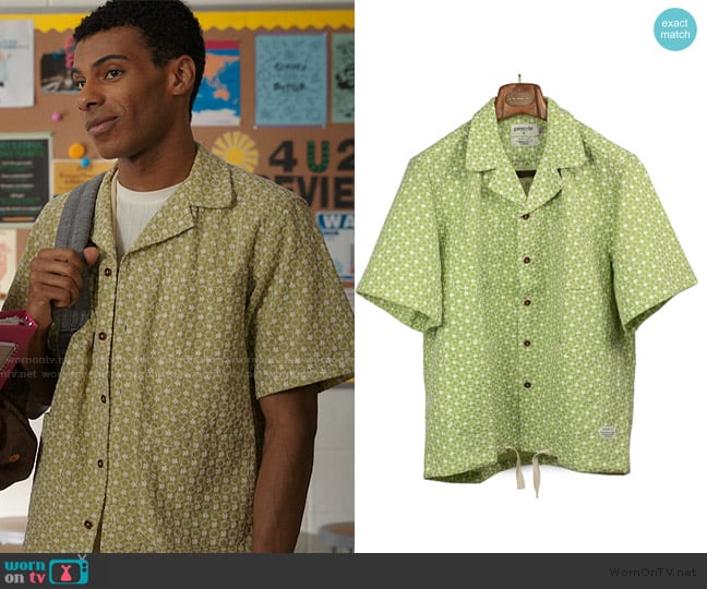 Paratodo Segundo Smock shirt jacket in avocado floral embroidered cotton worn by Skylar Summerhill (Jaylan Evans) on My Life with the Walter Boys