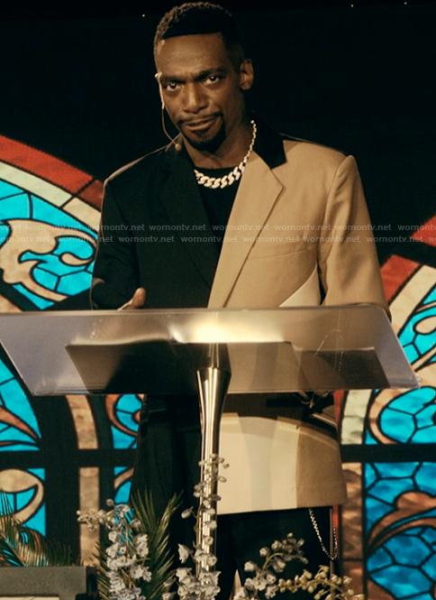 Pastor Zeke's colorblock blazer on The Chi