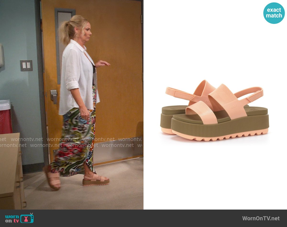 Reef Water Vista Platform Sandal worn by Leanne Murphy (Leanne Morgan) on Leanne