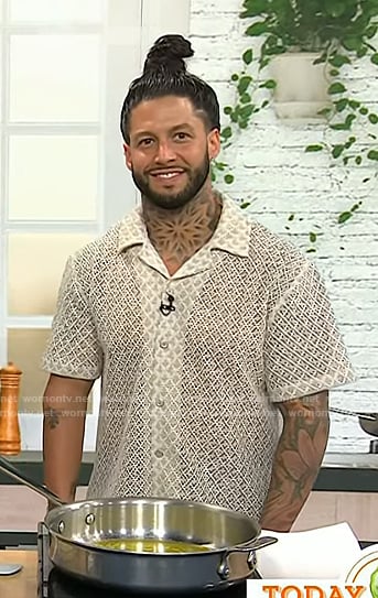 Robbie Felice’s beige crochet shirt on Today