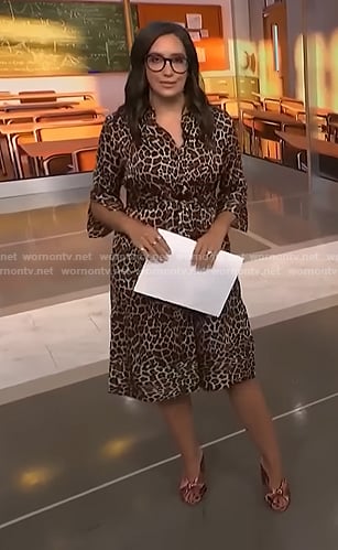Savannah’s metallic pink bow sandals on NBC News Daily