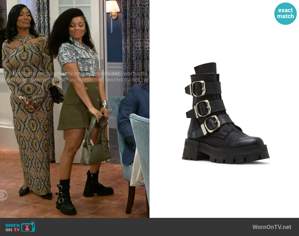 Steve Madden Roland Lug Sole Bootie worn by Eva Thomas (Ambyr Michelle) on Beyond the Gates
