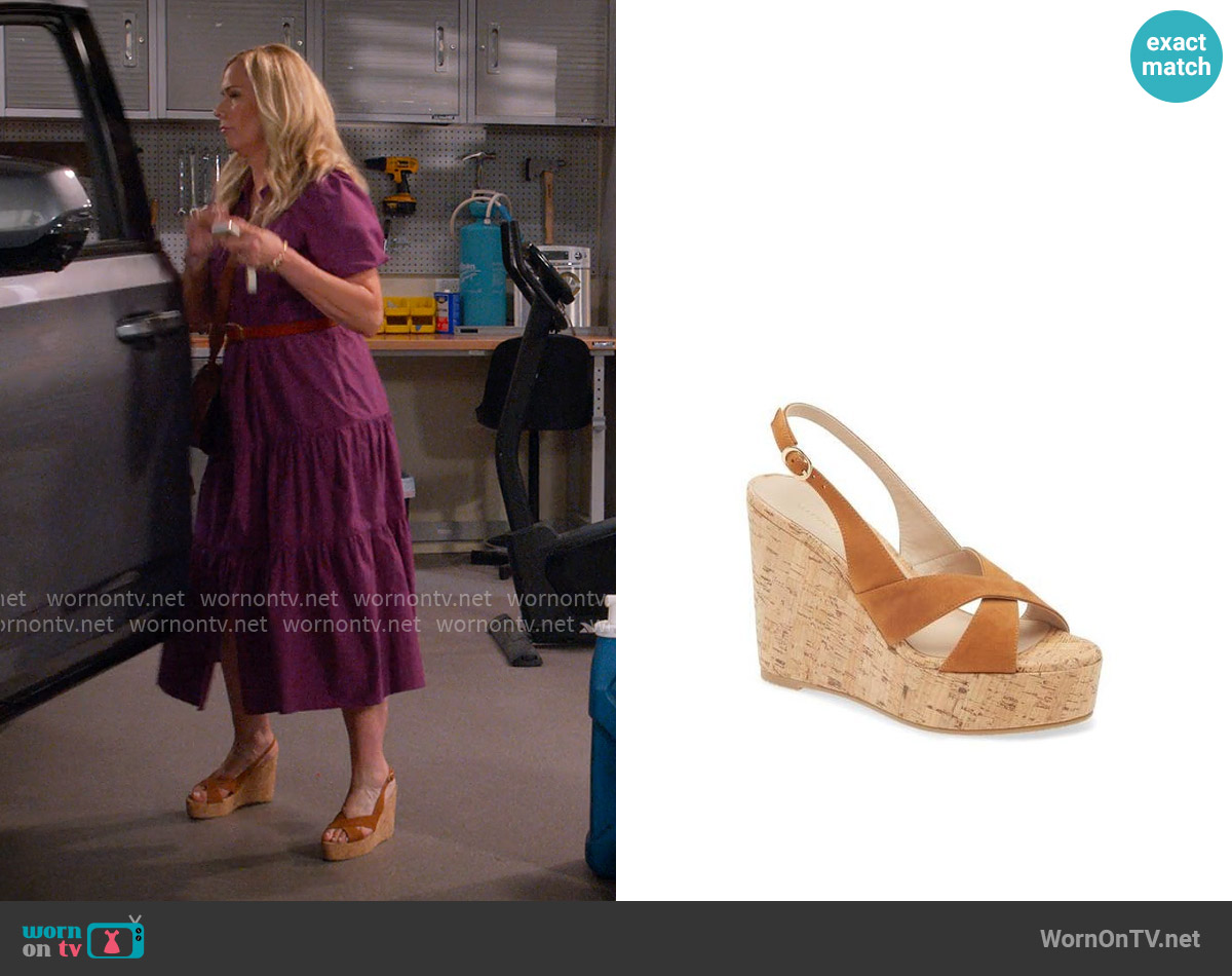 Stuart Weitzman Dayna Slingback Platform Wedge Sandal worn by Leanne Murphy (Leanne Morgan) on Leanne
