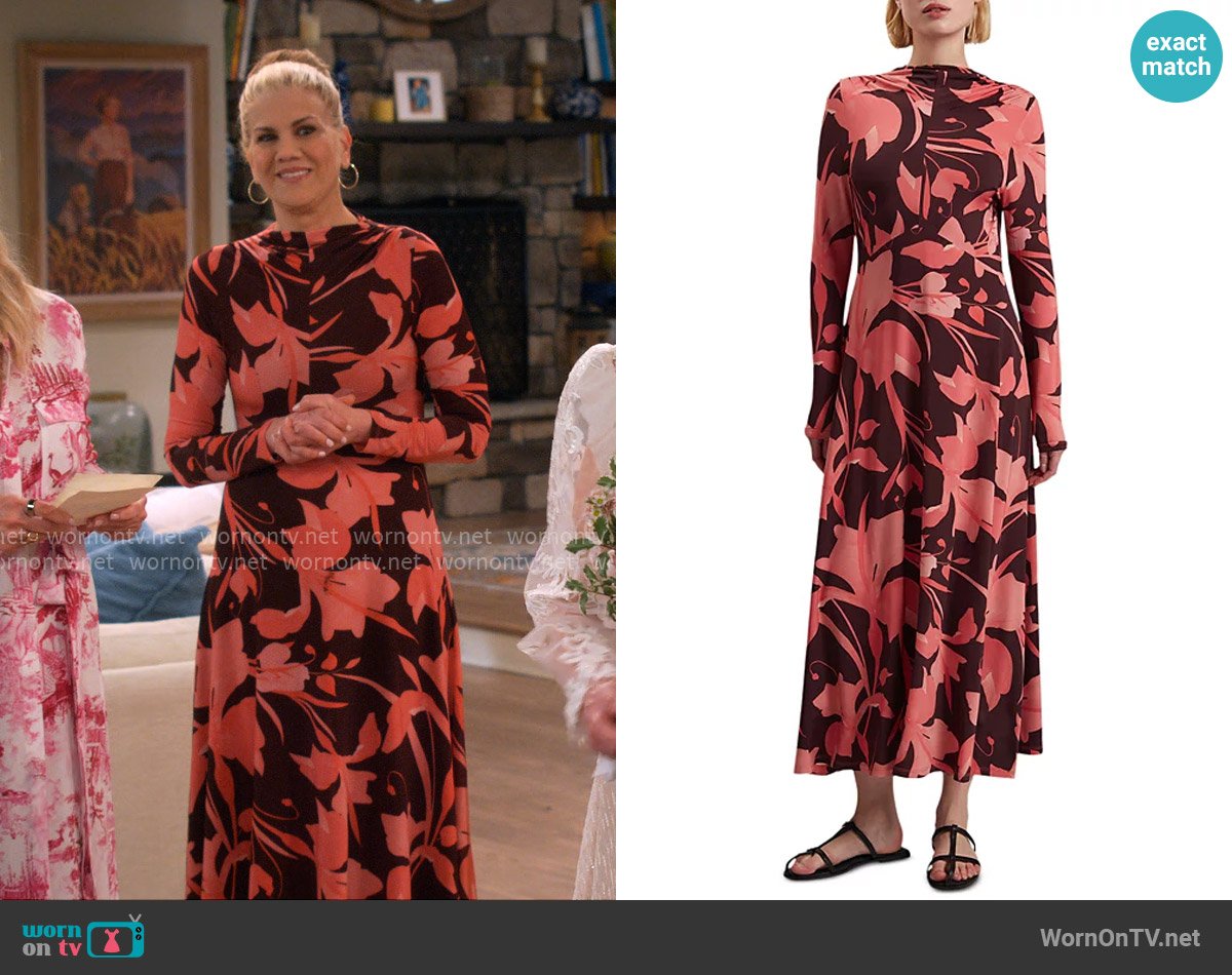 Ted Baker Starlah Jersey Printed Midi Dress worn by Carol (Kristen Johnston) on Leanne