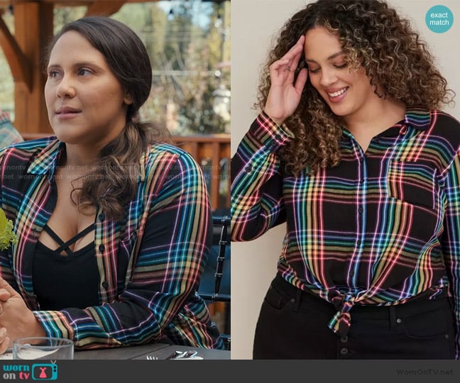 Torrid Lizzie Rayon Crepe Button-Up Long Sleeve Shirt worn by Tara (Ashley Holliday Tavares) on My Life with the Walter Boys