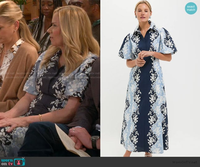 Tuckernuck Blue Fog Delaney Dress worn by Leanne Murphy (Leanne Morgan) on Leanne