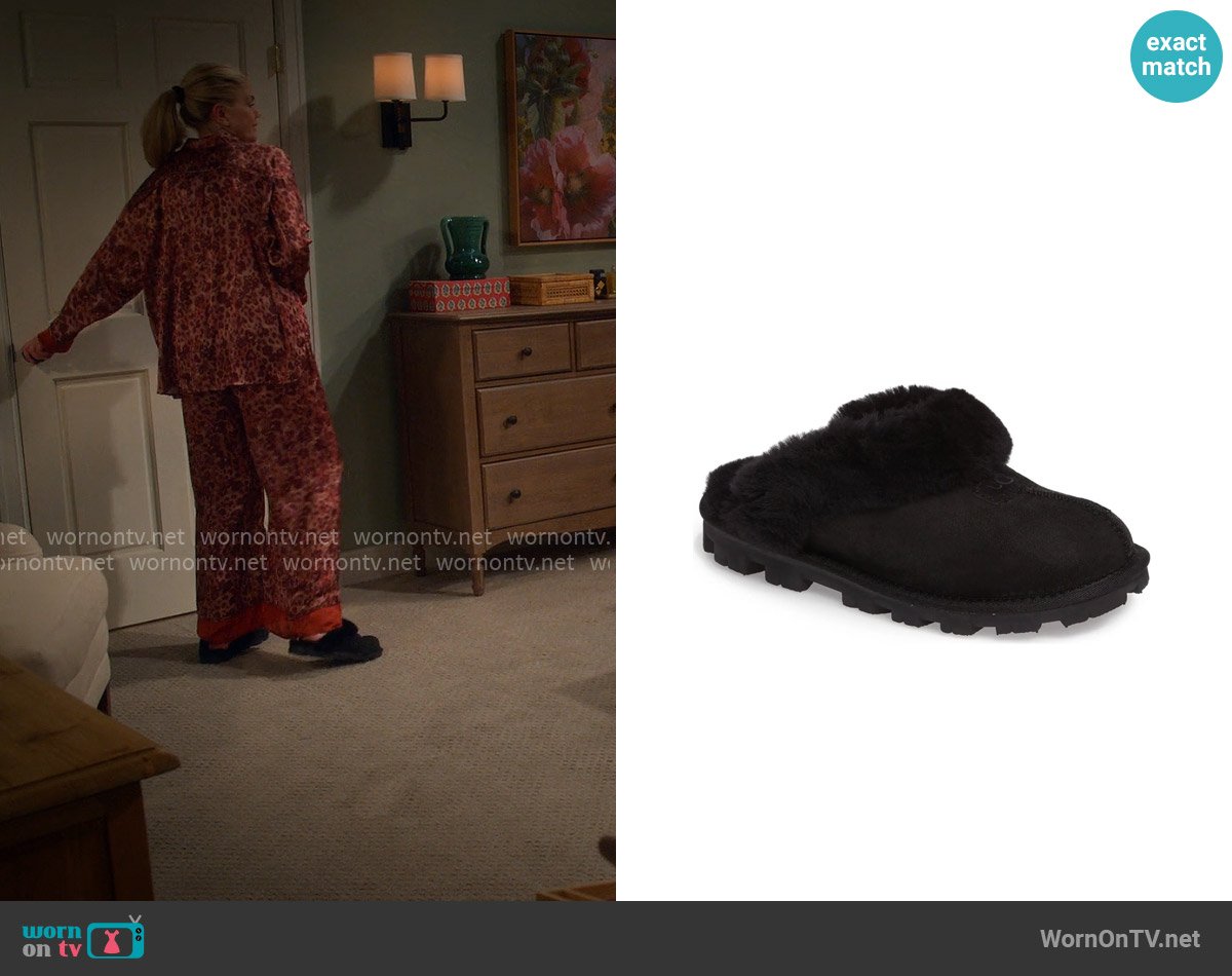 Ugg Coquette Shearling Lined Slipper in Black worn by Carol (Kristen Johnston) on Leanne