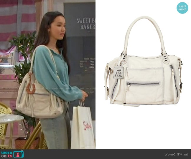 Sophia’s white tote bag on Days of our Lives