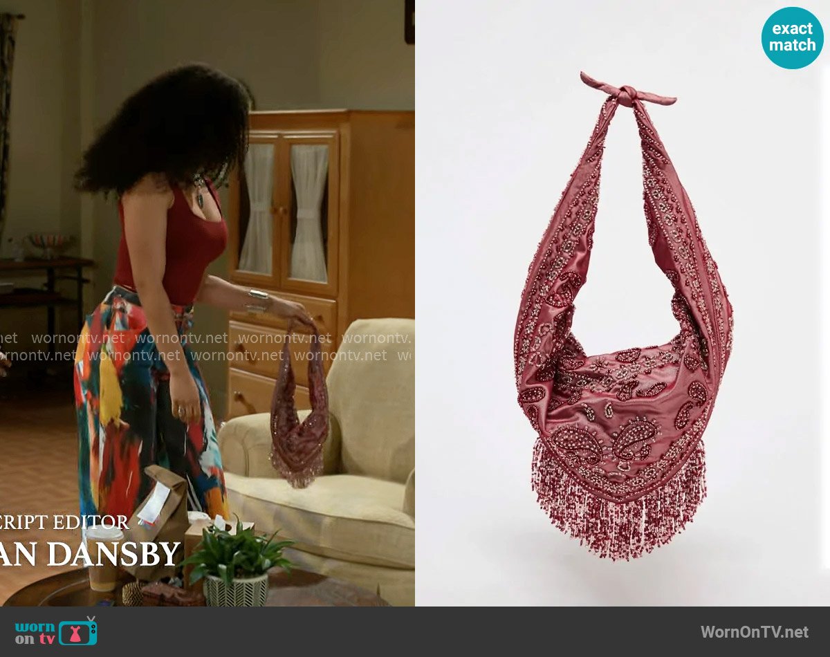 Zara Beaded Woven Bag worn by Eva Thomas (Ambyr Michelle) on Beyond the Gates