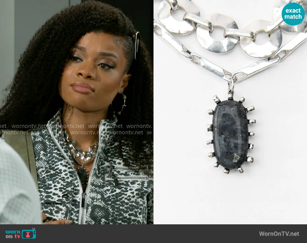 Zara Cowboy Up Necklace worn by Eva Thomas (Ambyr Michelle) on Beyond the Gates