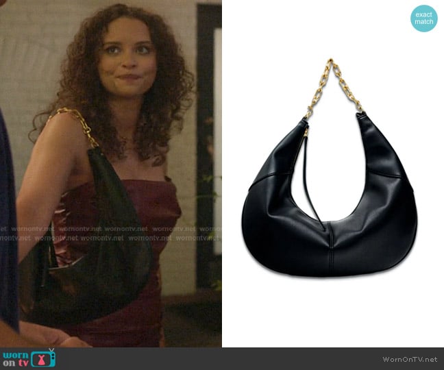 Zara Shoulder Bag With Chain worn by Denise (Isabella Briggs) on The Summer I Turned Pretty