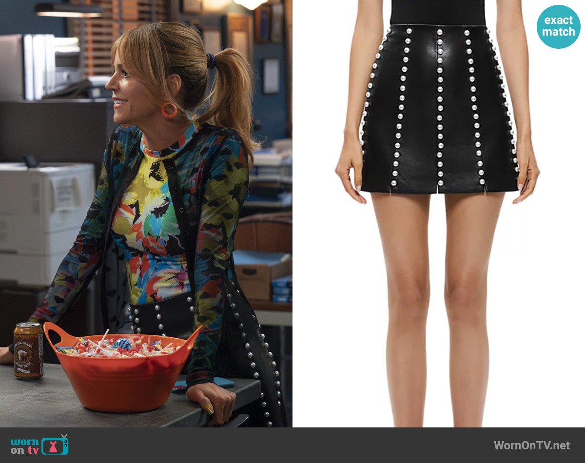Alice + Olivia Lecia Skirt worn by Morgan Gillory (Kaitlin Olson) on High Potential