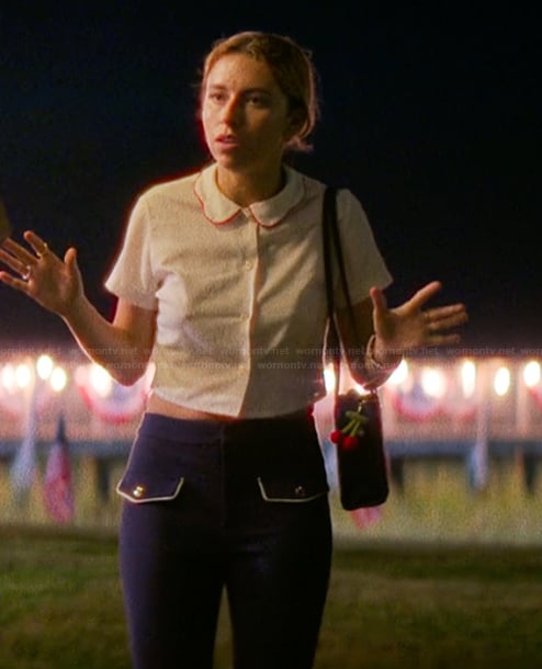 Amanda's navy pants on The Runarounds