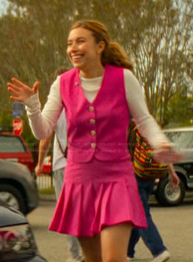Amanda's pink vest and skirt on The Runarounds