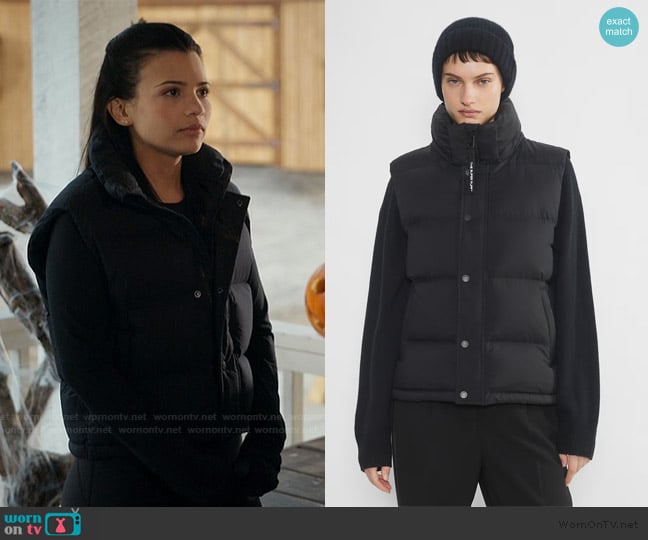 Aritzia The Super Puff Vest worn by Jackie Howard (Nikki Rodriguez) on My Life with the Walter Boys