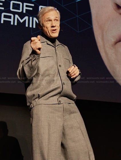 Bash Steed's gray shirt with pockets on Only Murders in the Building