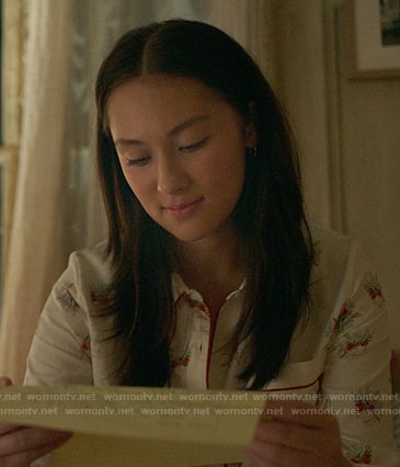 Belly's white floral pajamas on The Summer I Turned Pretty