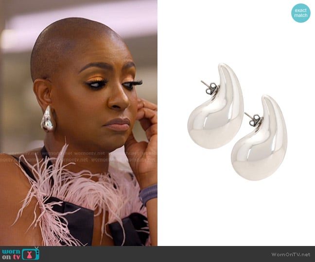 Guerdy’s teardrop earrings on RHOM